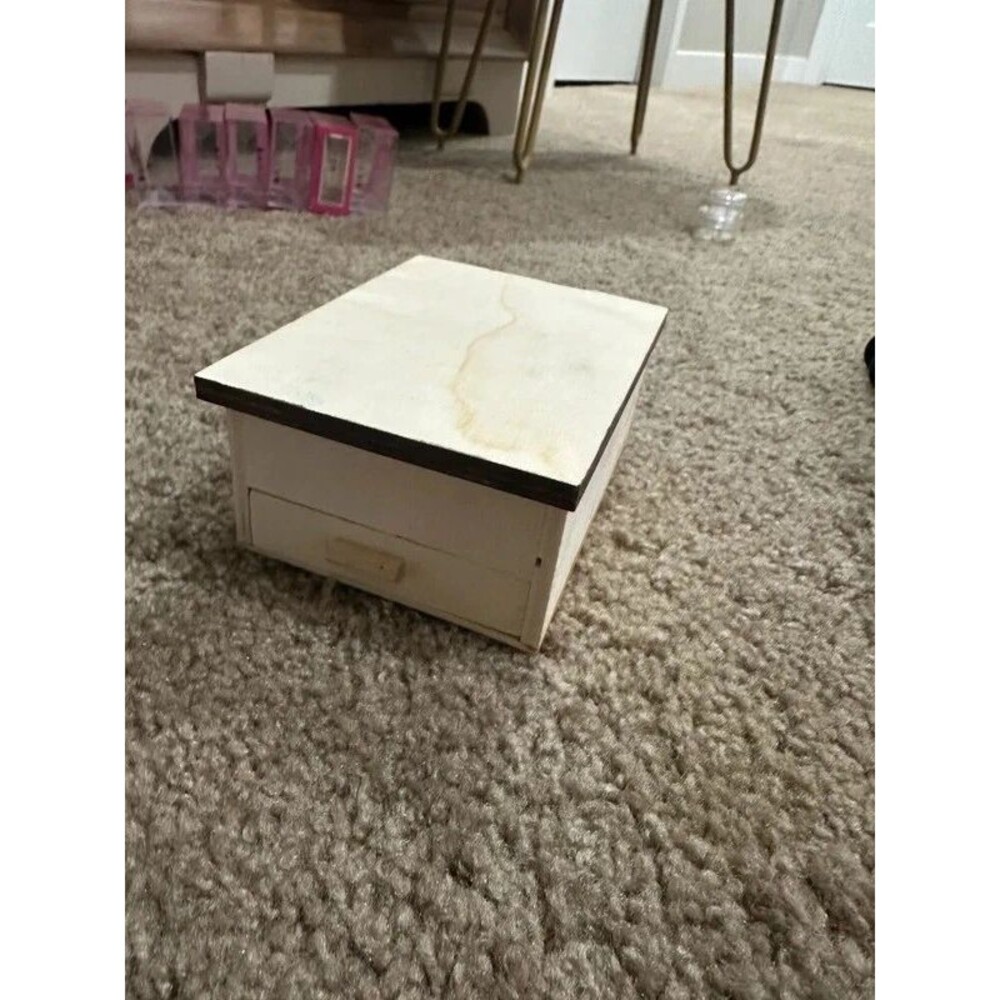 DIY wooden jewelry box